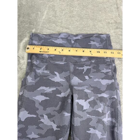 Athleta Ultimate Stash Pocket Texture Camo Capri Women's Size Small Blue - Picture 7 of 10